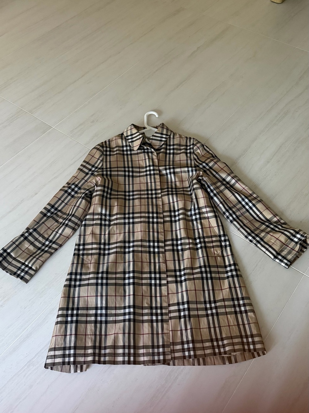 Burberry Beige Plaid Trench Coat/raincoat